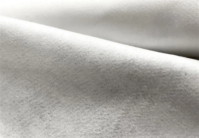 TRIUS Build NWS-A 300 g/m2, nem szőtt geotextília tekercs, PP, GRK5, 6 m x 100 m, fehér